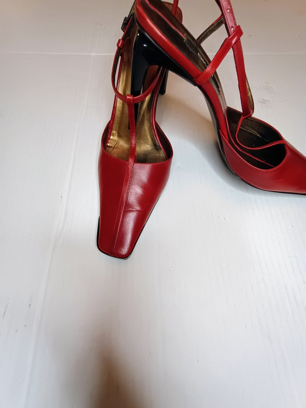DKNY Italy Cherry 90s/00 Red Leather T-Strap Slingback Women's High Heels US 7